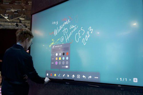 CES 2023开幕 海信商用显示携智慧平板与数字标牌革新数字广告设计